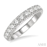 3/4 Ctw 11 Stone Round Cut Diamond Wedding Band in Platinum