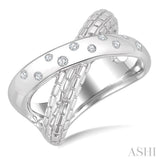1/10 Ctw Split Criss Cross Round Cut Diamond Fashion Ring in Sterling Silver