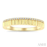 1/10 Ctw Ribbed Round Cut Diamond Pirouette Fashion Band in 10K Yellow Gold