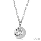 1/2 Ctw Round Cut Diamond Pendant With Chain in 14K White Gold