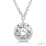 1/2 Ctw Round Cut Diamond Pendant With Chain in 14K White Gold