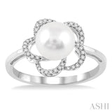 Flower Shape Pearl & Diamond Ring