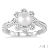 Flower Shape Pearl & Diamond Ring